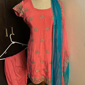 Salwar Suit
